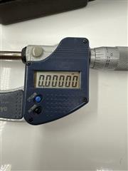 MITUTOYO DIGITAL MICROMETER  293-831-30